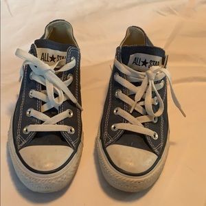 Converse navy blue low tops